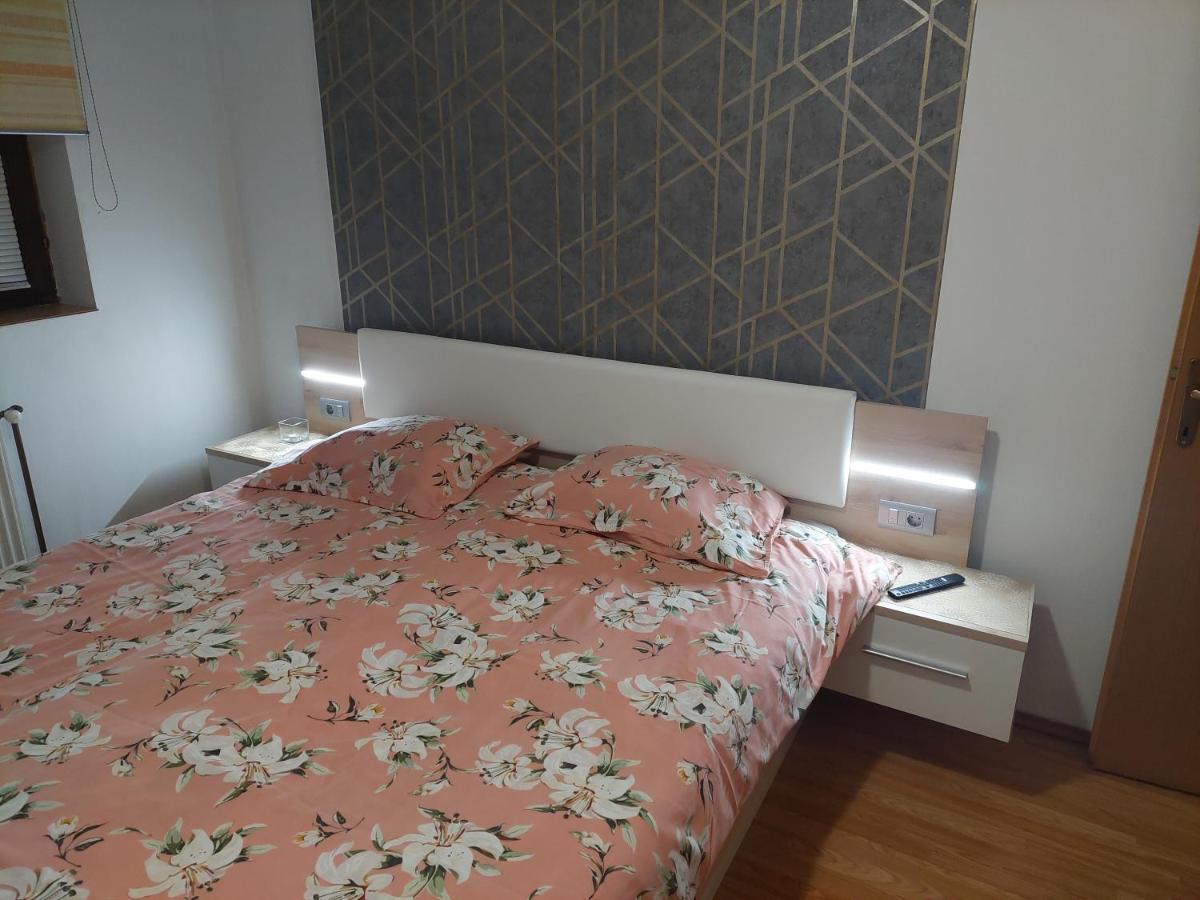 Suite Elena Nedelisce Extérieur photo