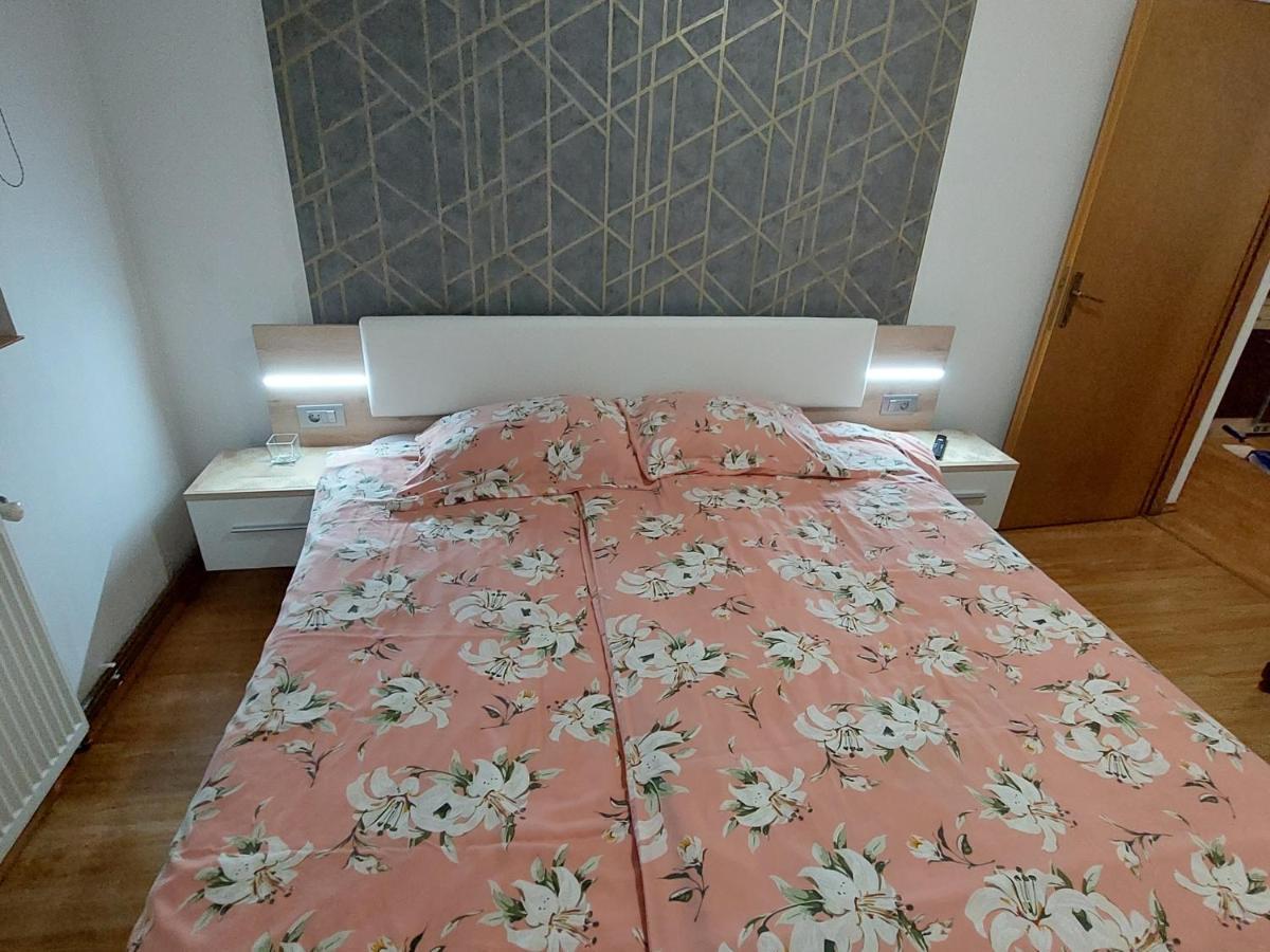Suite Elena Nedelisce Extérieur photo