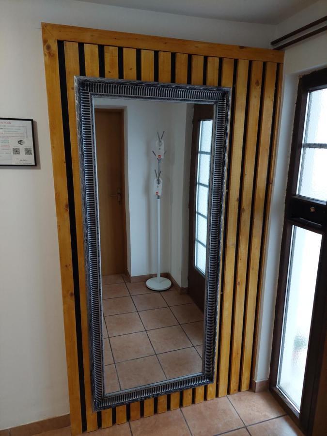 Suite Elena Nedelisce Extérieur photo